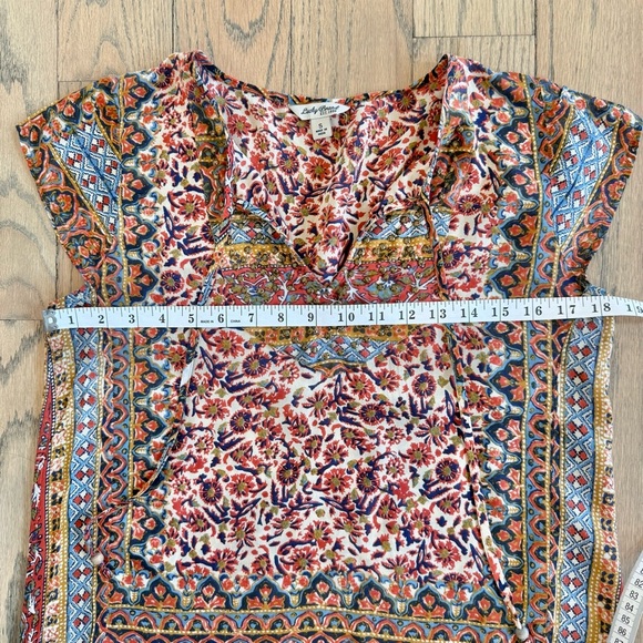 Lucky Brand Women’s Studded Border Scarf Print Boho Cap Sleeve Tee Size Small - Picture 11 of 13